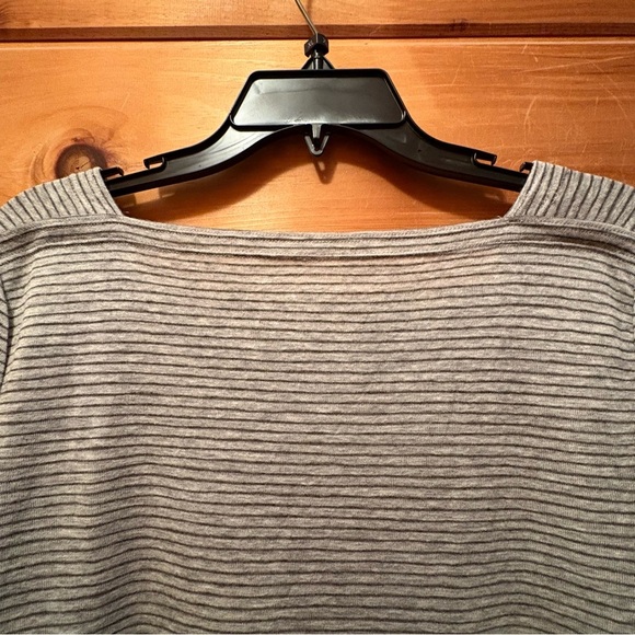 LOFT Relaxed Gray Ribbed Long Sleeve Blouse size M - Picture 6 of 9